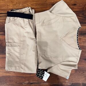 NWT Heartsoul women’s small scrub top and pant set